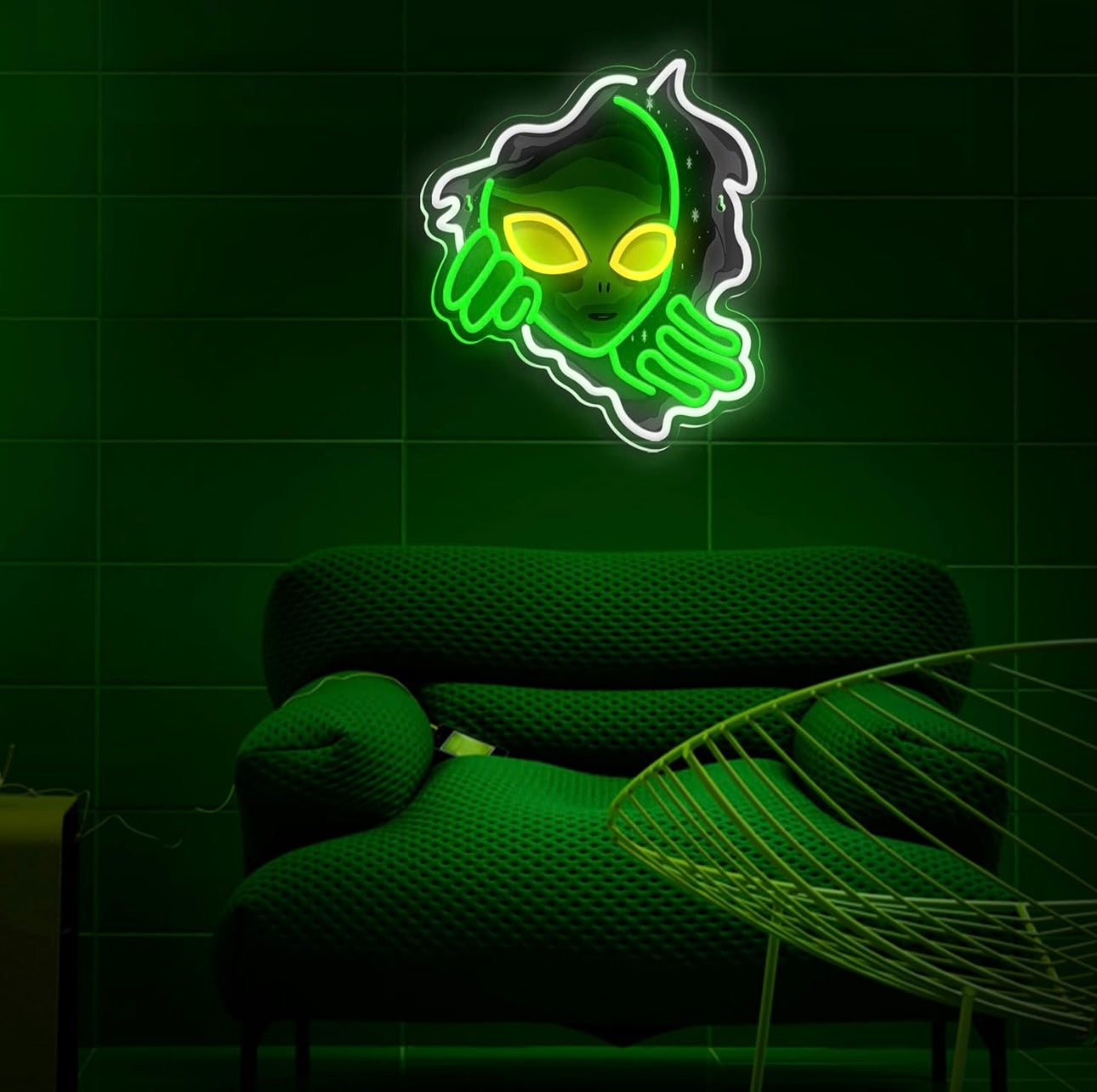 Green Alien Neon Sign USB Powered Alien LED Neon Light Signs for Man Cave Bedroom Game Room Bar Pub Party Home Decor Fantasy Gifts for Alien Fans, Teenage Boys, Kids
