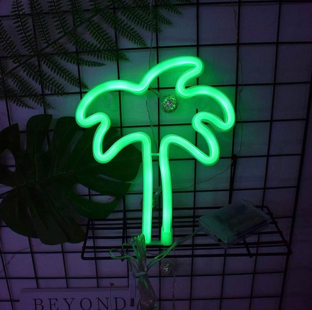 Palm Tree Shaped Neon Night Light Green Neon Signs USB & Battery Powered Hanging Wedding Sign Novelty Wall Decorative Neon Signs for Birthday Christmas Party Kids Room Living Room Bedroom